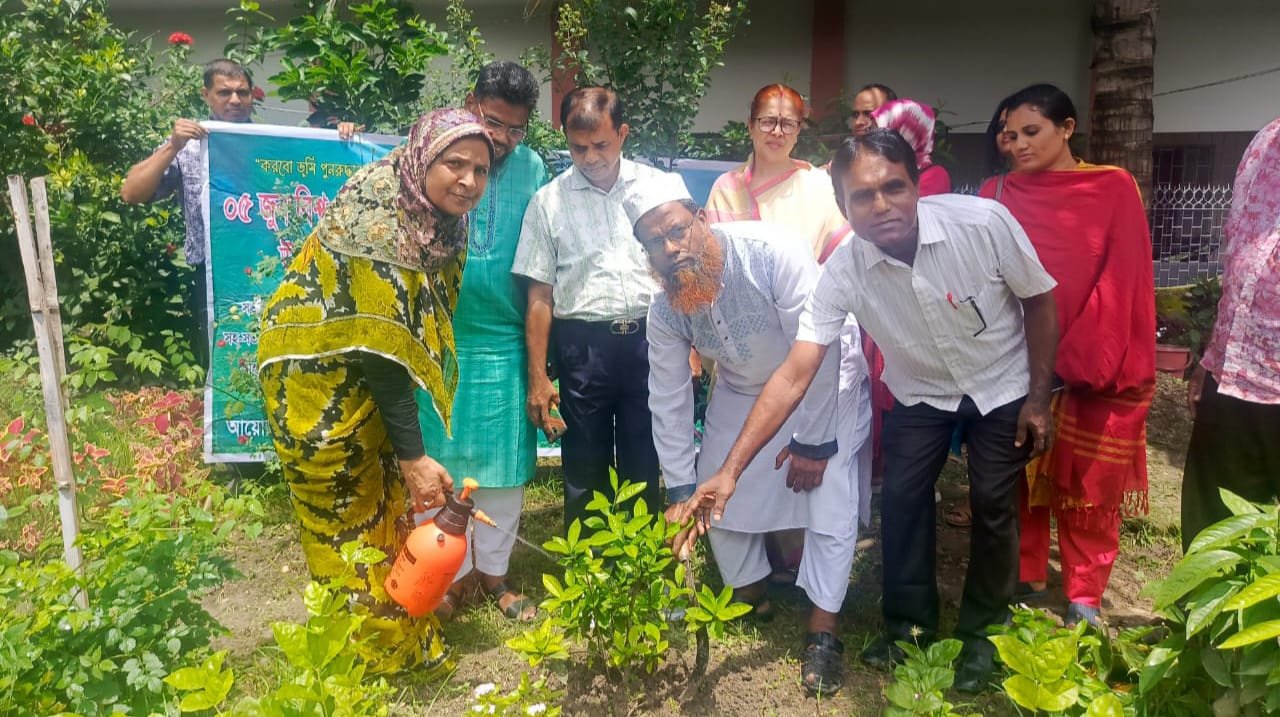 Hi Tech Polytechnic Institute - Slide